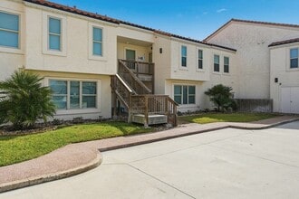 620 Fulton Beach Rd in Rockport, TX - Building Photo - Building Photo