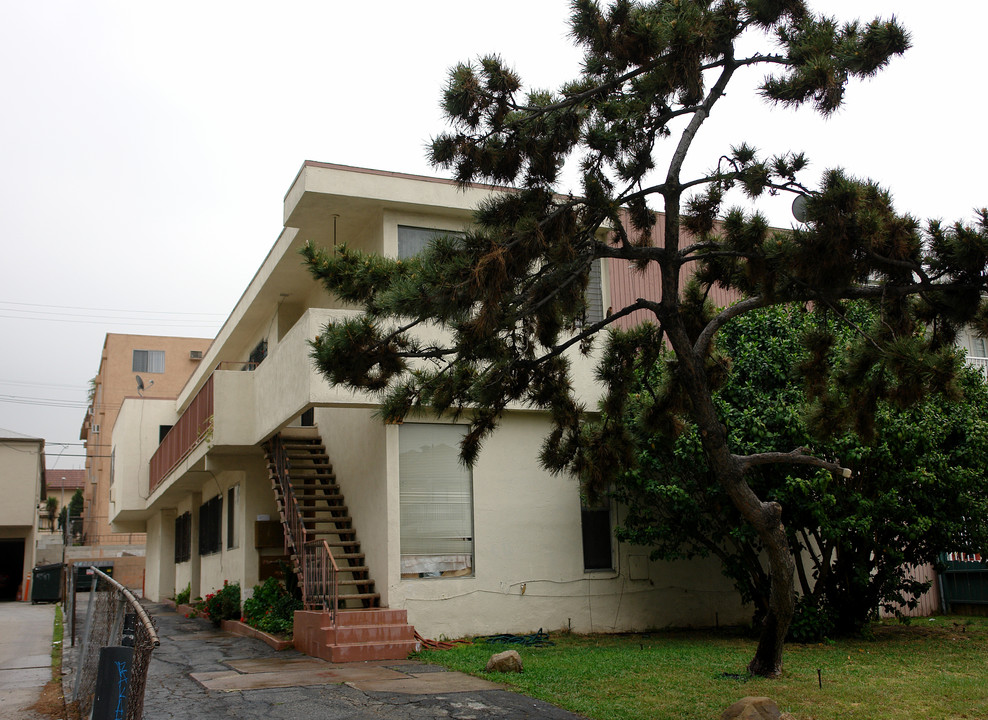 512 N Heliotrope Dr in Los Angeles, CA - Foto de edificio