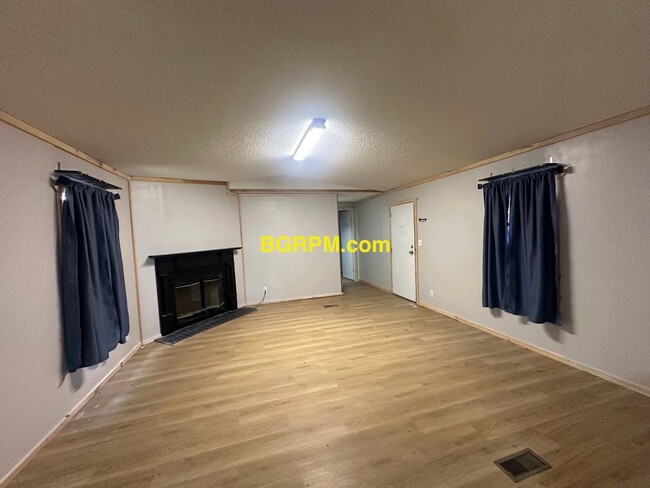 5100 AR-15 in Lonoke, AR - Building Photo - Building Photo