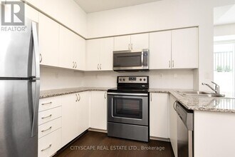 370 Wallace Ave in Toronto, ON - Building Photo - Building Photo