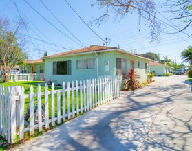 8702-8714 Rose St in Bellflower, CA - Building Photo - Building Photo