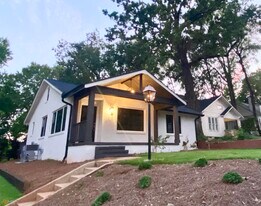 1007 Vernon St in Lagrange, GA - Building Photo