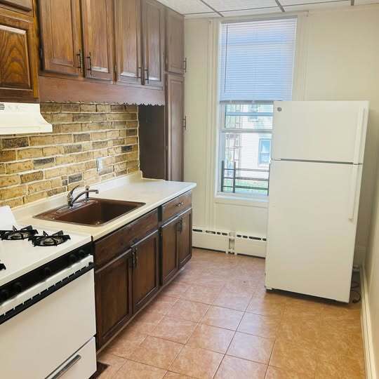 8013 87th Rd, Unit 2nd Floor