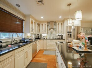 9 Patricia Rd in Bridgeport, CT - Building Photo - Building Photo