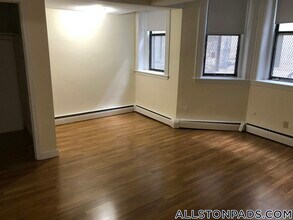 1156 Commonwealth Ave, Unit 0C in Boston, MA - Building Photo - Building Photo