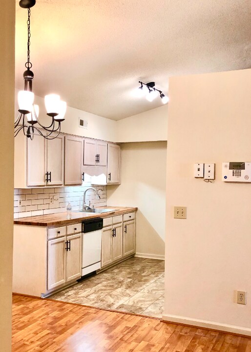 803 Moultrie Ct in Greensboro, NC - Building Photo