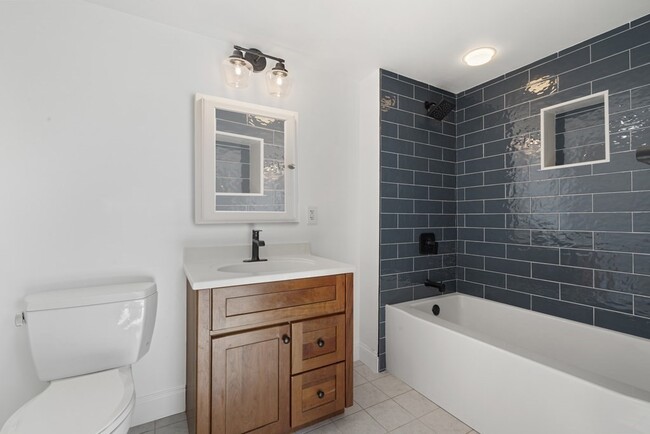 881 E 1st St, Unit 102 in Boston, MA - Building Photo - Building Photo