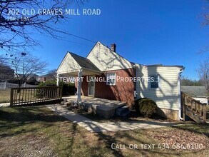 202 Old Graves Mill Rd in Lynchburg, VA - Building Photo - Building Photo