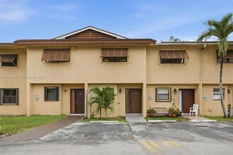 6850 NW 173rd Dr in Hialeah, FL - Building Photo - Building Photo