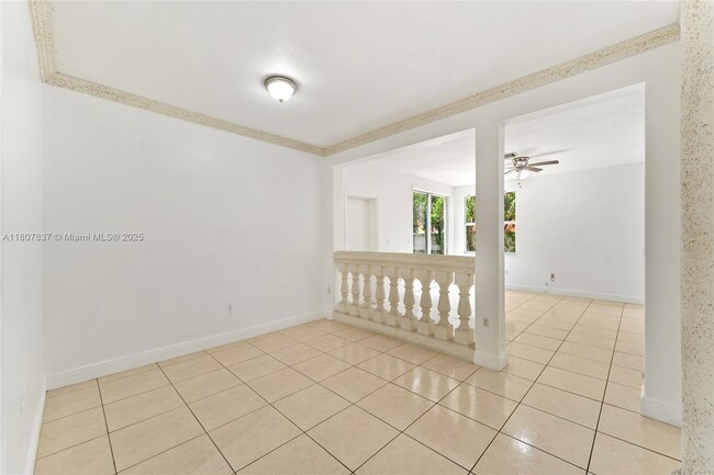 10819 NW 51st Ln in Doral, FL - Building Photo - Building Photo