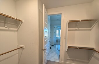 20716 Jordyn Sterling St in Manor, TX - Foto de edificio - Building Photo