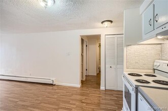 1302 S Parker Rd in Denver, CO - Building Photo - Building Photo