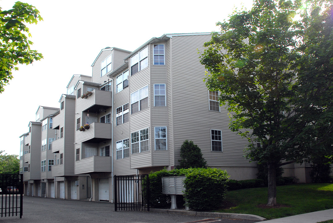 Natalie Court Condominiums in Elizabeth, NJ - Building Photo