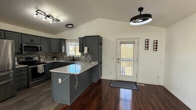 4100 Scenic View Dr in Anchorage, AK - Building Photo - Building Photo