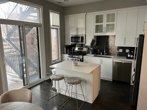 937 N Willard Ct in Chicago, IL - Building Photo - Building Photo