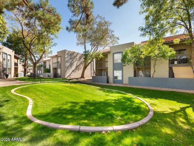 164 N 74th St, Unit 3 in Mesa, AZ - Building Photo