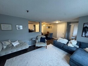 128 Tudor St, Unit C in Boston, MA - Foto de edificio - Building Photo
