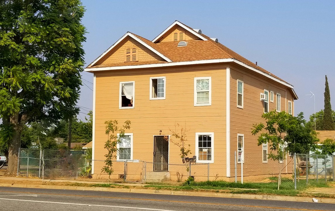 Owens Property in Bakersfield, CA - Building Photo