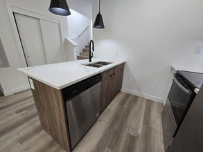 504 Beaverbrook St in Winnipeg, MB - Building Photo - Building Photo