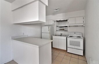 3813 N 8th Ct, Unit 6 in McAllen, TX - Building Photo - Building Photo