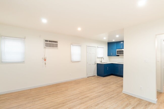 1208 Daisy Ave, Unit 12 in Long Beach, CA - Building Photo - Building Photo