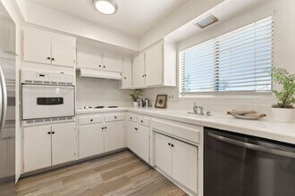 972 E California Blvd in Pasadena, CA - Building Photo - Building Photo