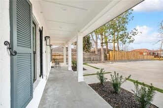 426 W Genie St in Chalmette, LA - Building Photo - Building Photo