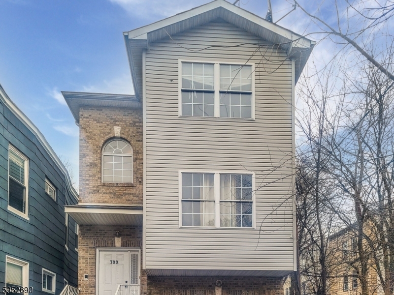 788 S 17th St in Newark, NJ - Building Photo