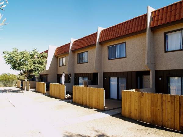 55889 Santa Fe Trl in Yucca Valley, CA - Foto de edificio - Building Photo