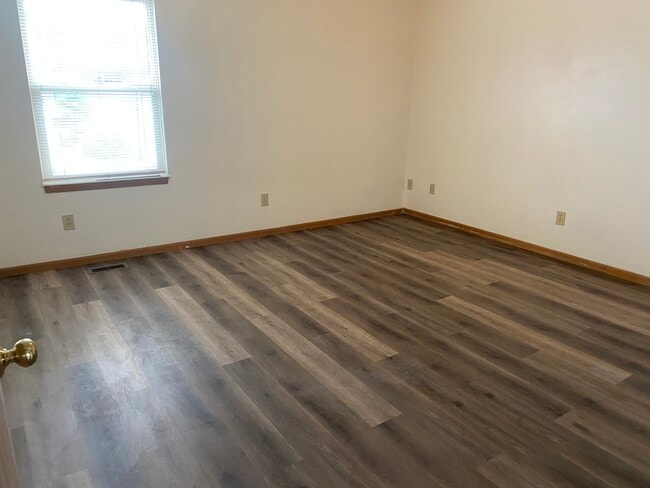 1016 Eleanor Ave, Unit 1016