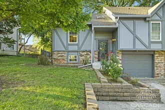 14121 W 88th Pl in Lenexa, KS - Building Photo - Building Photo