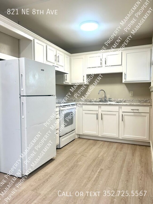 821 NE 8th Ave in Gainesville, FL - Building Photo - Building Photo