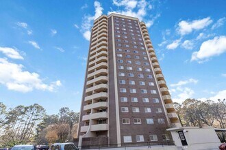 1501 Clairmont Rd in Decatur, GA - Building Photo - Building Photo