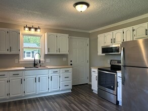 3996 Dug Hill Rd in Lenoir, NC - Building Photo - Building Photo