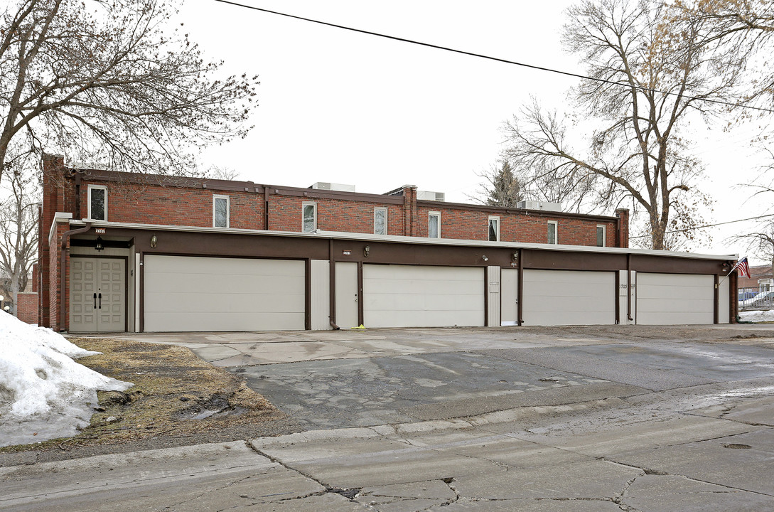 3701-3707 Foss Rd in St. Anthony, MN - Building Photo