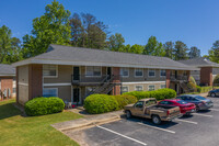 Woodbend Apartments in Opelika, AL - Building Photo - Building Photo