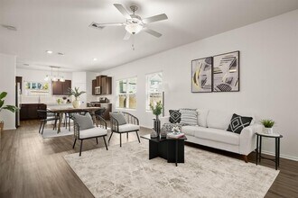 112 High Plains Pass in Liberty Hill, TX - Building Photo - Building Photo