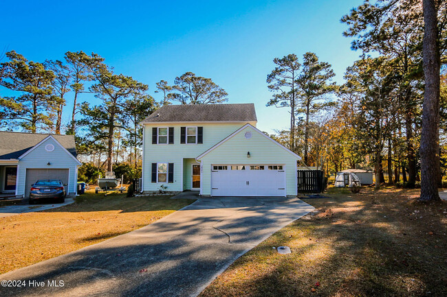 2901 Mandy Ln in Morehead City, NC - Building Photo - Building Photo