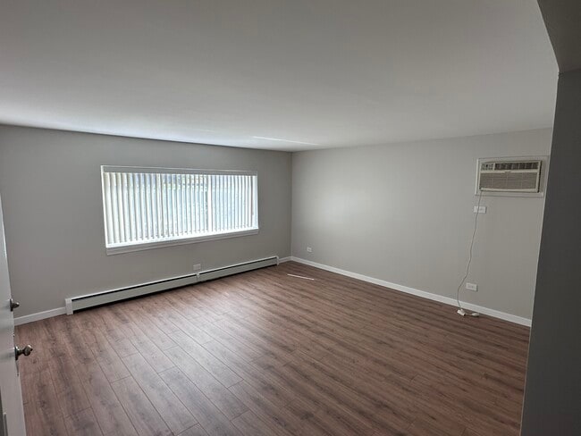 265 Nordic Rd, Unit GW in Bloomingdale, IL - Foto de edificio - Building Photo