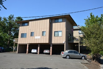 729 Washington St in Oregon City, OR - Building Photo - Building Photo