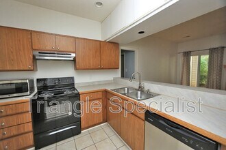 6020 Winterpointe Ln in Raleigh, NC - Building Photo - Building Photo