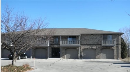 ELK TERRACE in Allouez, WI - Building Photo