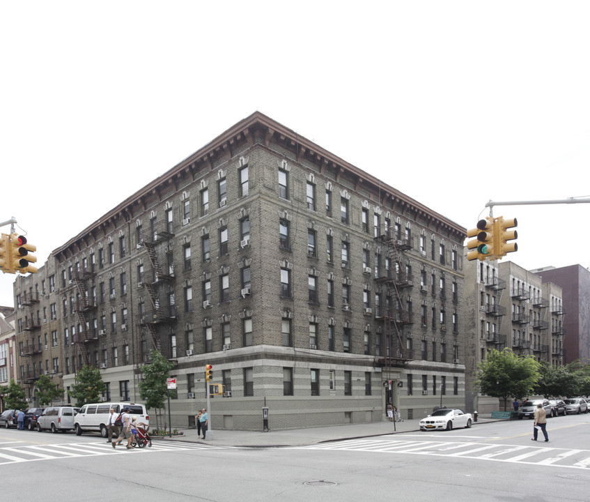 623 W 204th St in New York, NY - Building Photo