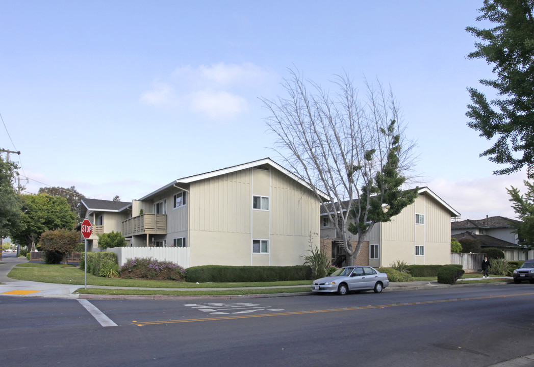 1699 Ontario Dr in Sunnyvale, CA - Building Photo