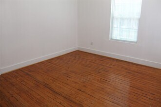 229 Neyland St in Houston, TX - Foto de edificio - Building Photo