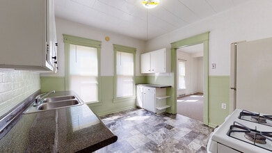 2505 Poplar St, Unit 1st Floor in Erie, PA - Building Photo - Building Photo