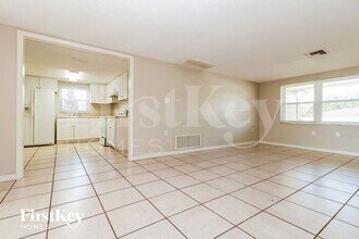 7820 Niagara Dr in Port Richey, FL - Building Photo - Building Photo