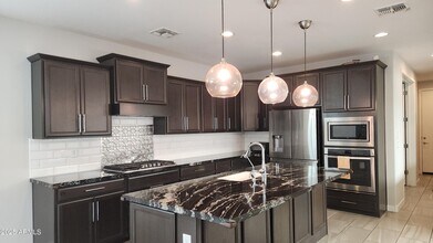 7098 W Post Rd in Chandler, AZ - Building Photo - Building Photo
