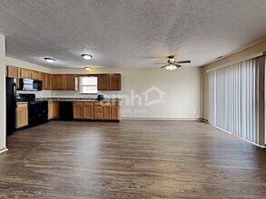 8255 Captain Dr in Avon, IN - Building Photo - Building Photo