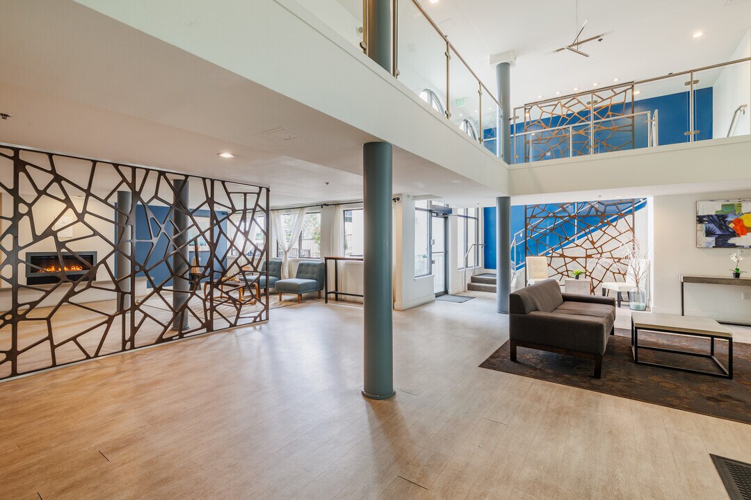 The Hudson in Seattle, WA - Building Photo